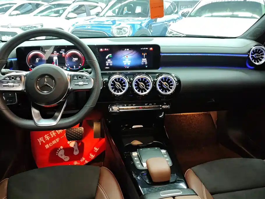 Mercedes-Benz A-Class 2023 — фото 12