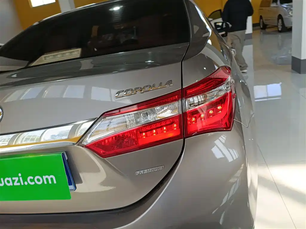 Toyota Corolla 2015 — фото 24