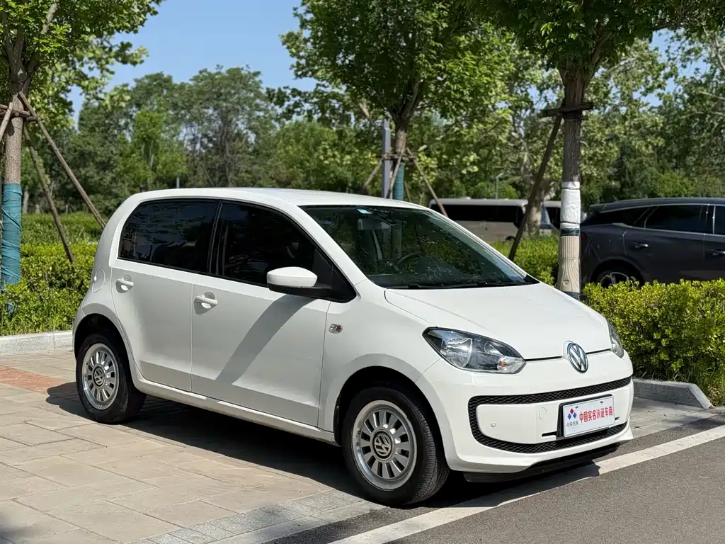 Volkswagen up! 2016 — фото 3