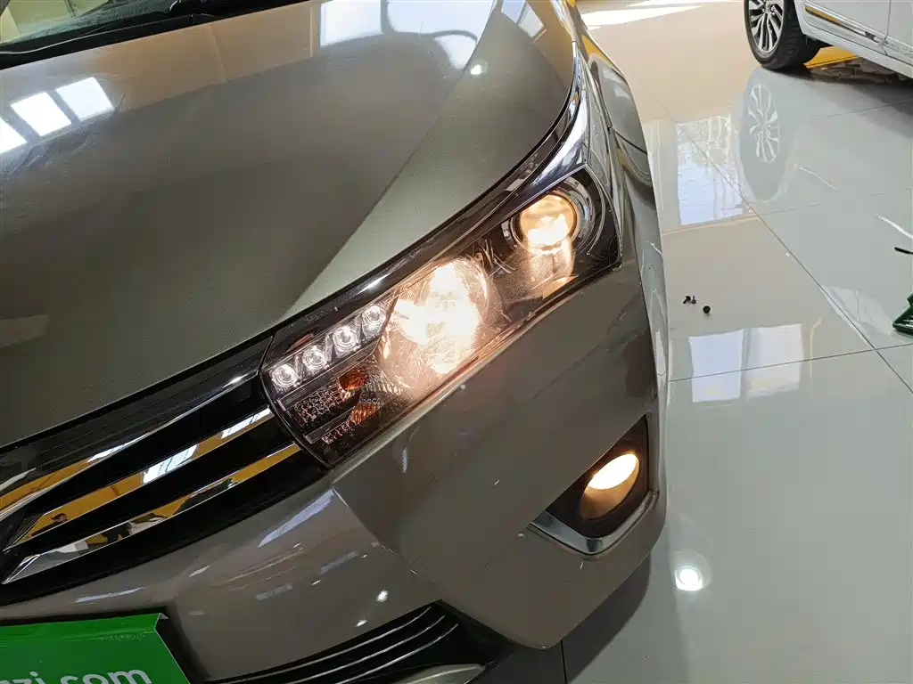Toyota Corolla 2015 — фото 18