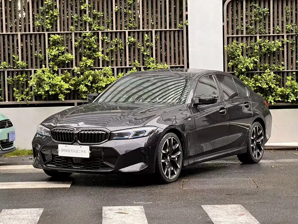 BMW 3 Series 2025 — фото 1