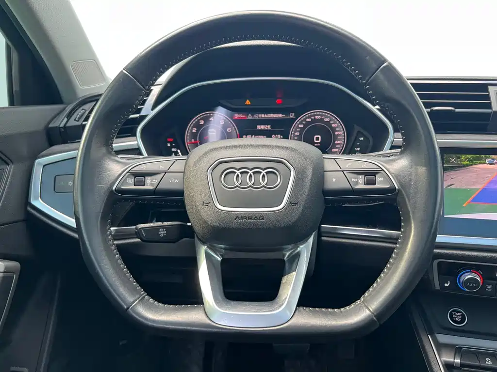 Audi Q3 2022 — фото 10