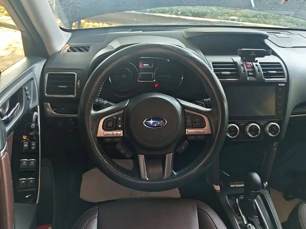 Subaru Forester 2017 — фото 11