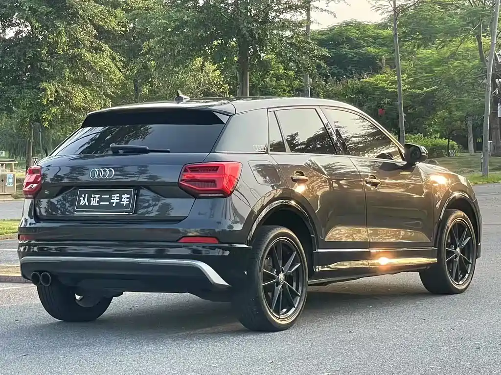 Audi Q2L 2020 — фото 3