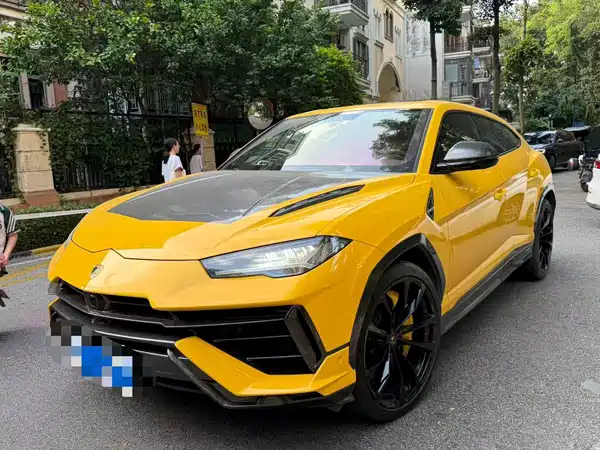 Lamborghini Urus 2024