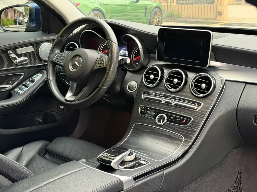 Mercedes-Benz C-Class 2018 — фото 9