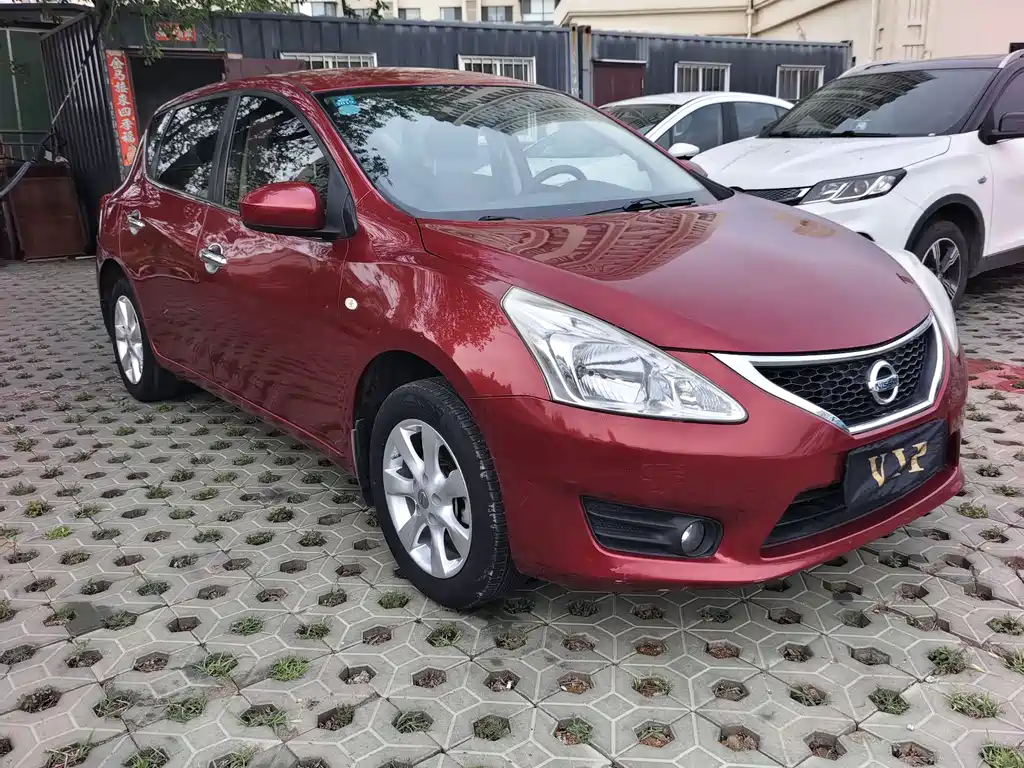 Nissan Tiida 2015 — фото 3