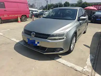 Volkswagen Sagitar 2015