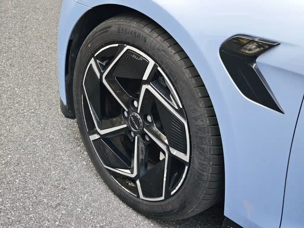 BYD Seal 2022 — фото 13