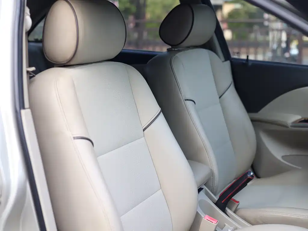 Buick Excelle 2015 — фото 27