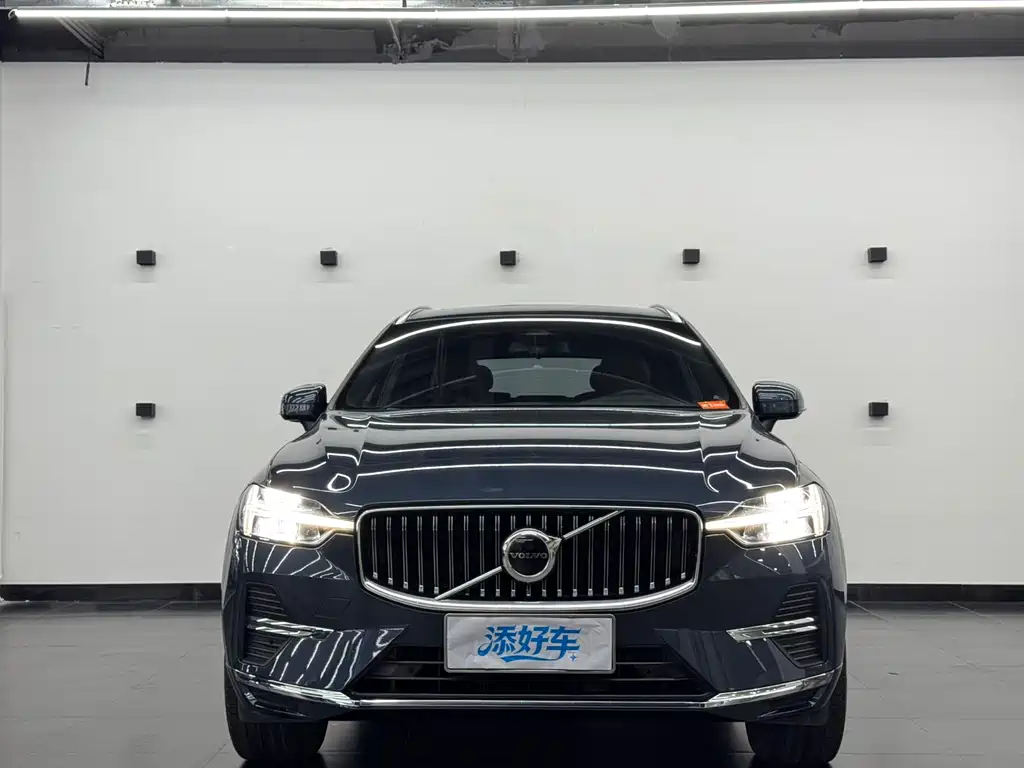 Volvo XC60 2023 — фото 2