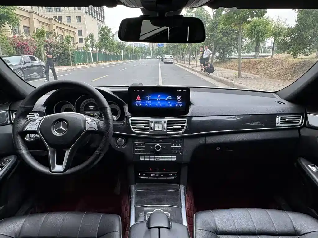 Mercedes-Benz E-Class 2016 — фото 13