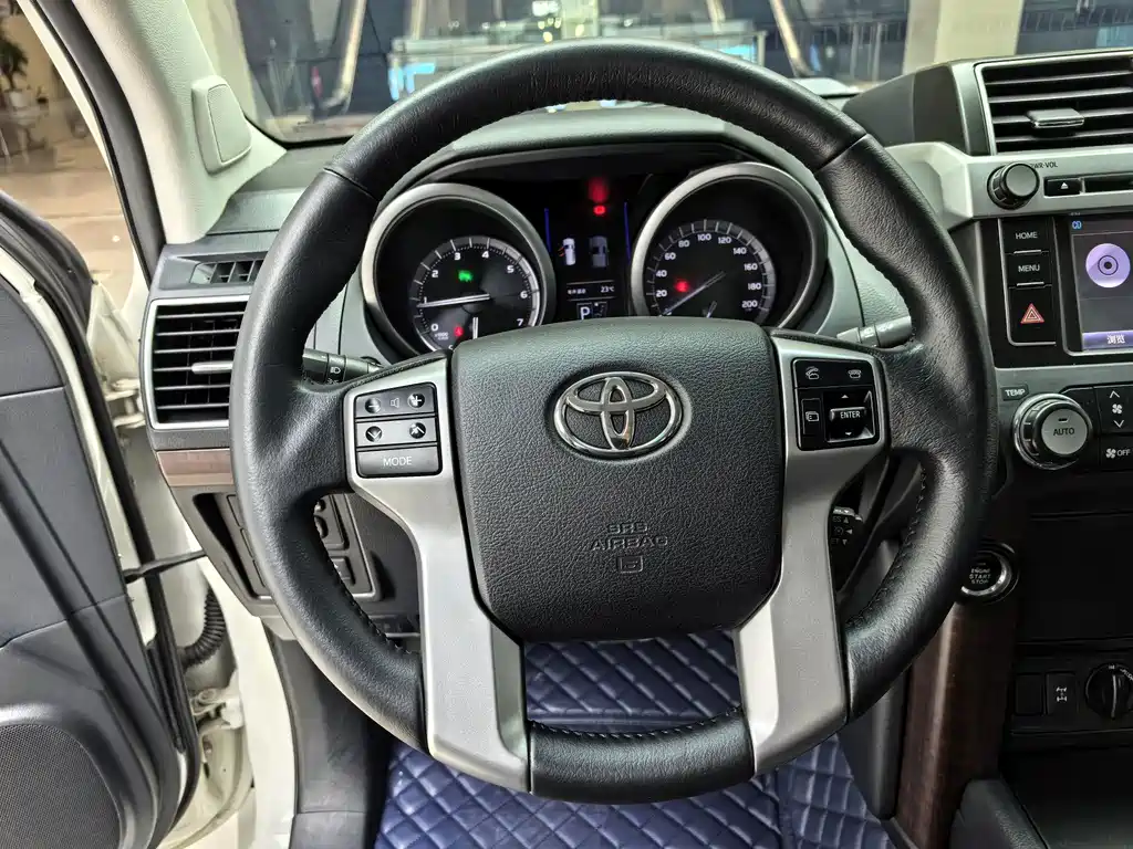 Toyota Prado 2016 — фото 10