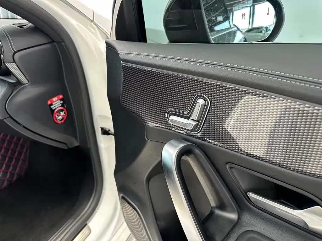 Mercedes-Benz A-Class 2023 — фото 32
