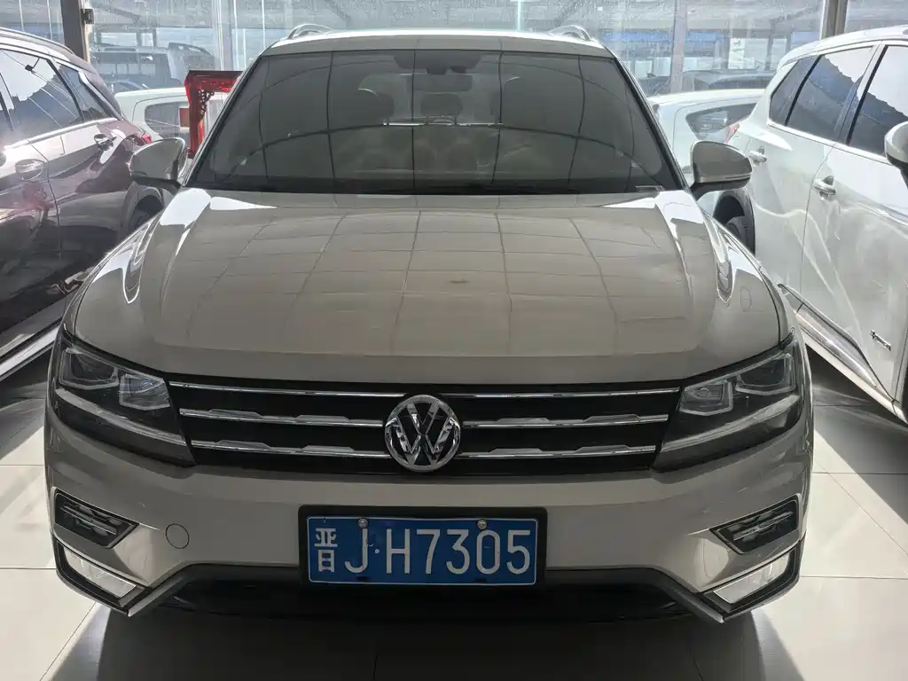Volkswagen Tiguan L 2020 — фото 1
