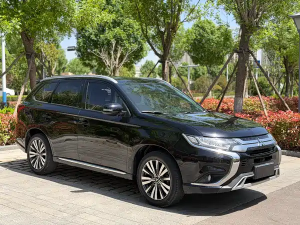 Mitsubishi Outlander 2021
