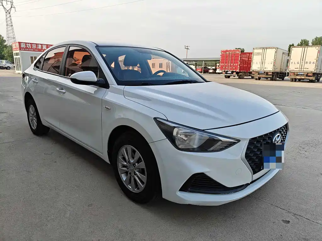 Hyundai Elantra 2022 — фото 3
