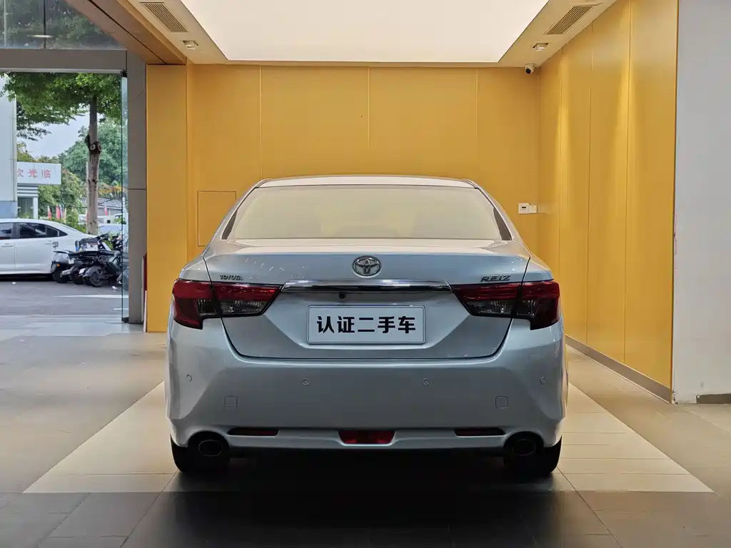 Toyota Reiz 2015 — фото 29