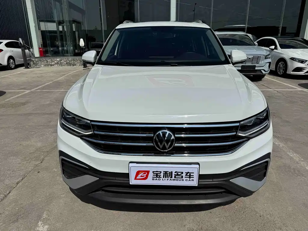 Volkswagen Tiguan L 2024 — фото 8