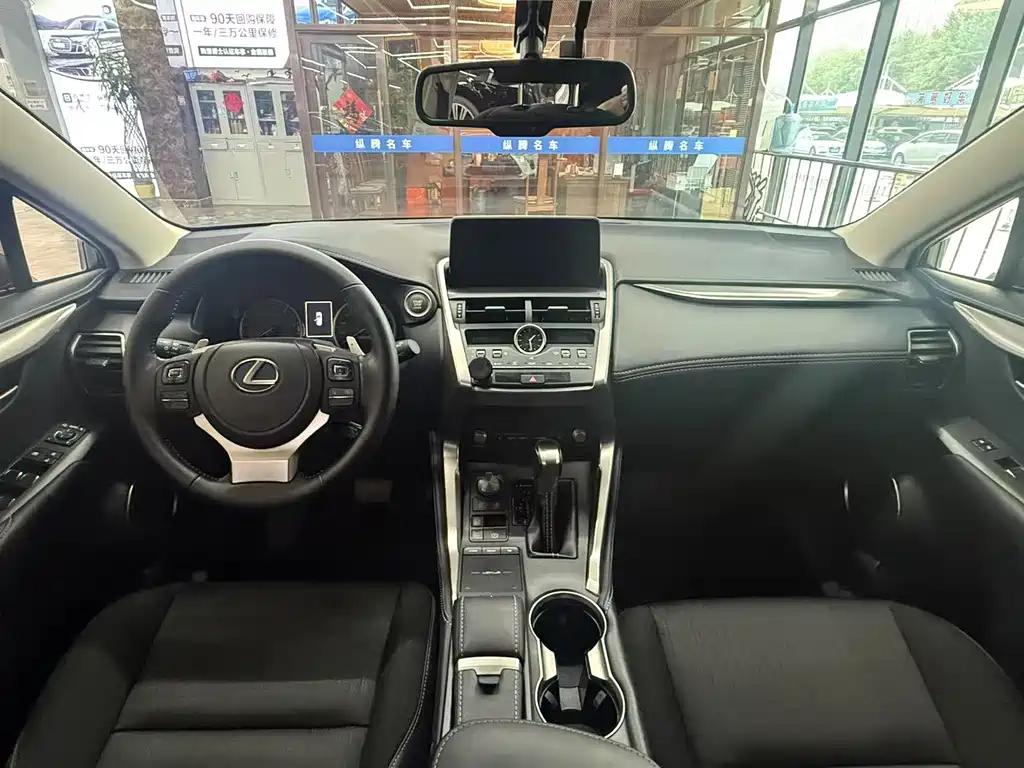 Lexus NX 2020 — фото 13