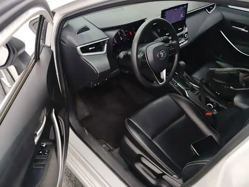 Toyota Corolla 2023 — фото 16