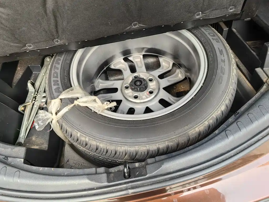 Toyota RAV4 2018 — фото 14