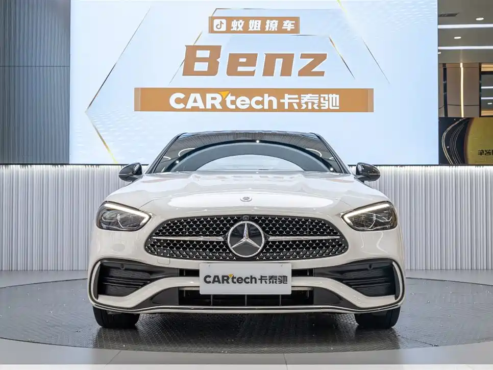 Mercedes-Benz C-Class 2024 — фото 1