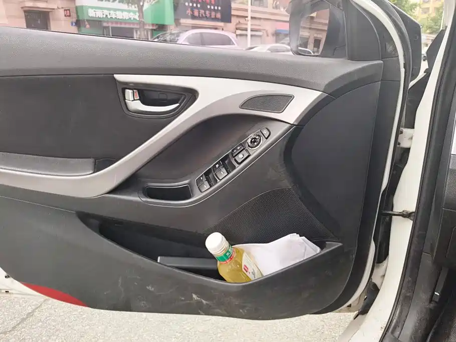 Hyundai Elantra 2015