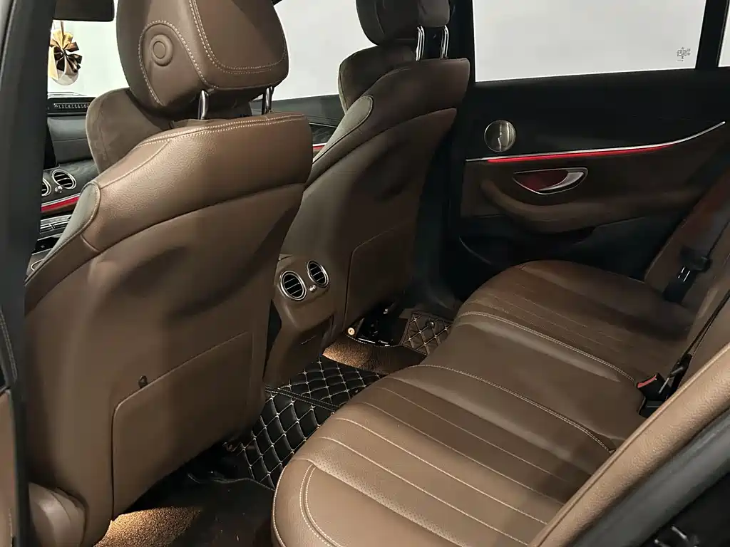Mercedes-Benz E-Class 2023 — фото 3