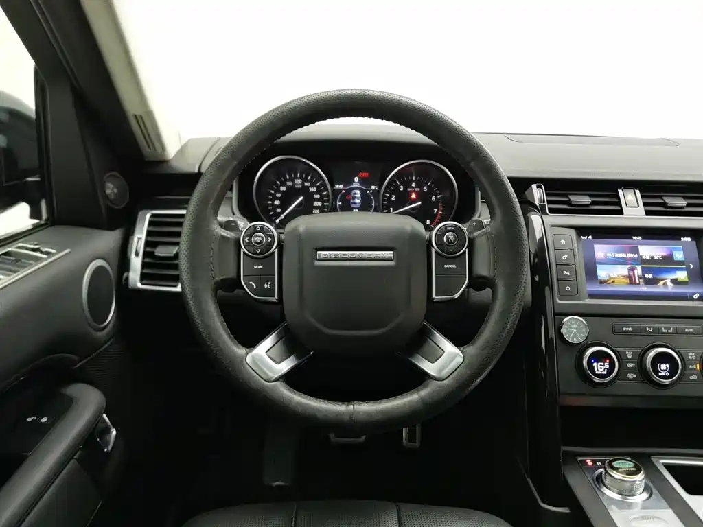 Land Rover Discovery 2018 — фото 11