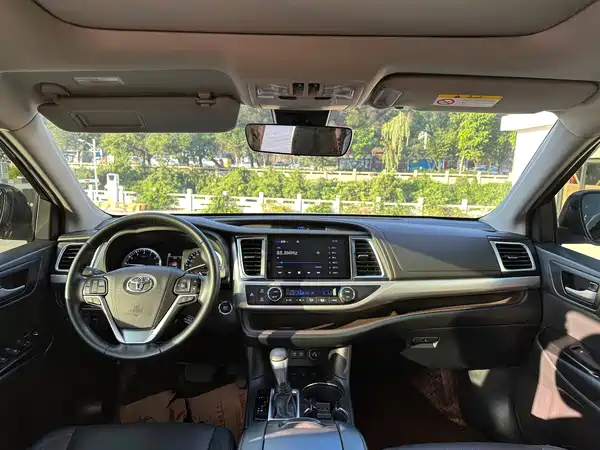 Toyota Highlander 2020