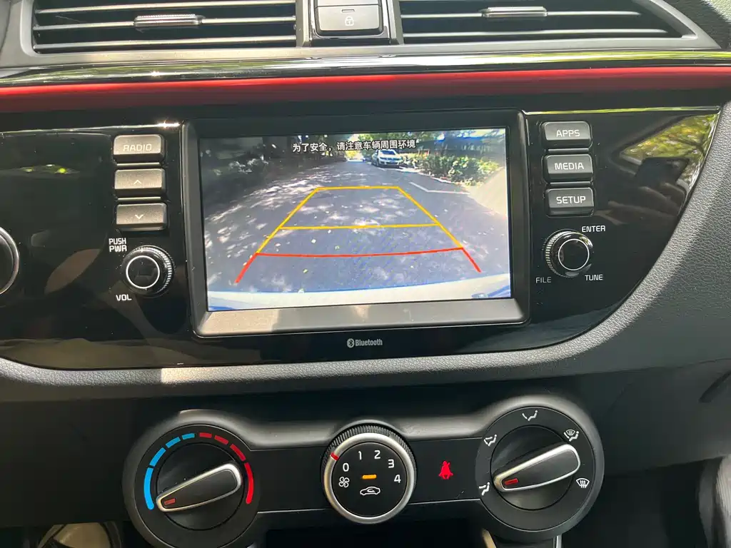 Kia KX Cross 2019 — фото 19