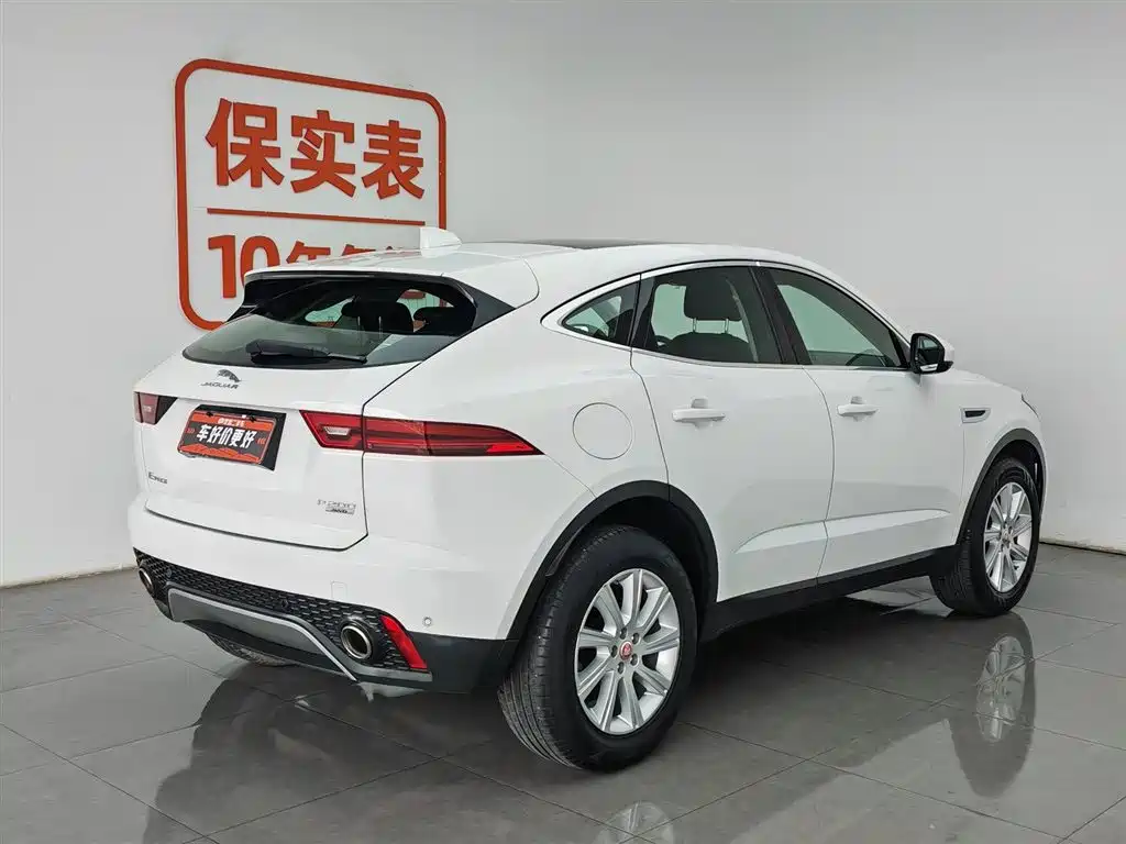 Jaguar E-PACE 2019 — фото 2