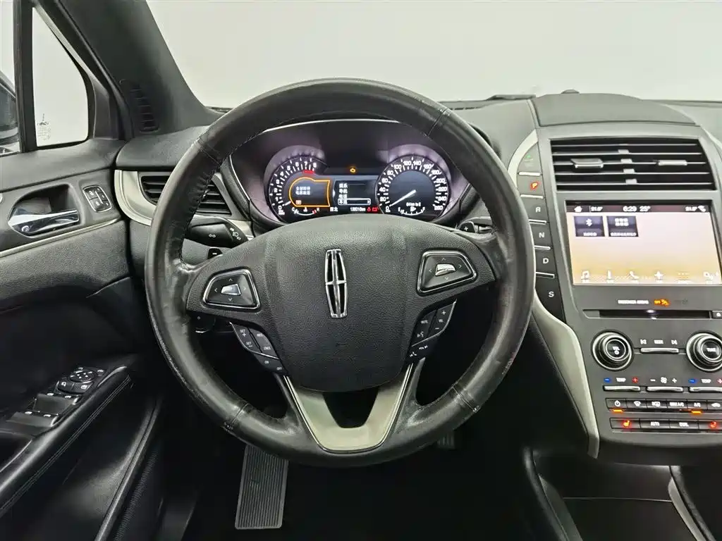 Lincoln MKC 2018 — фото 11