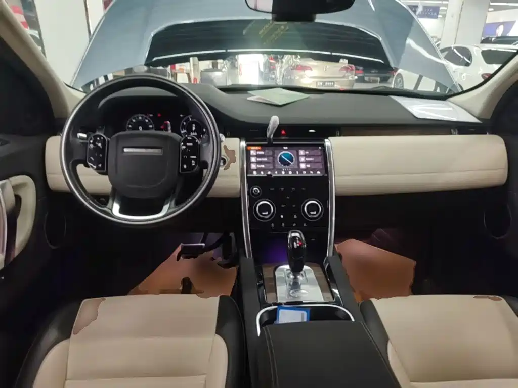 Land Rover Discovery Sport 2020 — фото 10