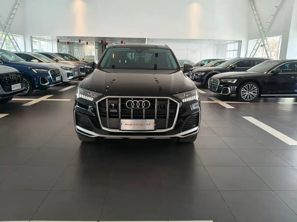 Audi Q7 2023 — фото 3