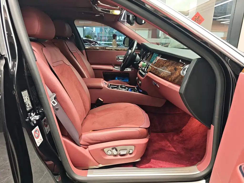 Rolls-Royce Ghost 2015 — фото 11