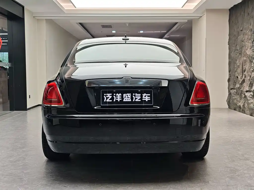 Rolls-Royce Ghost 2015 — фото 16