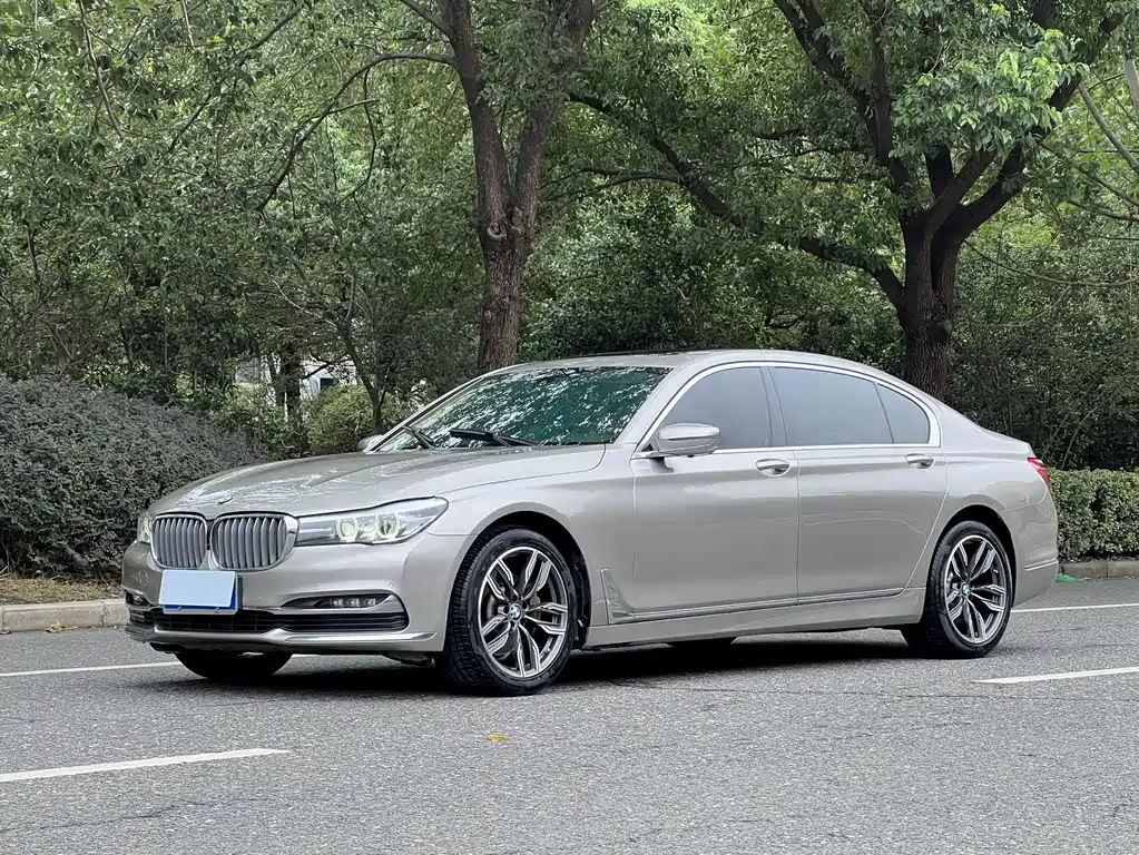 BMW 7 Series 2018 — фото 2