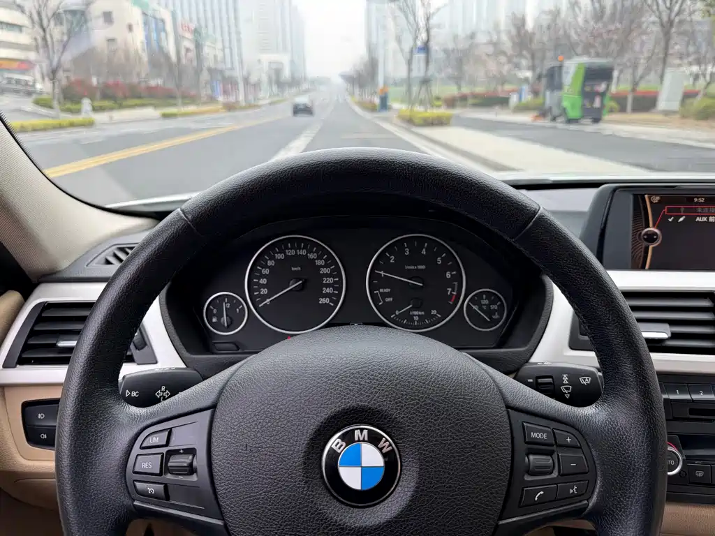 BMW 3 Series 2015 — фото 17