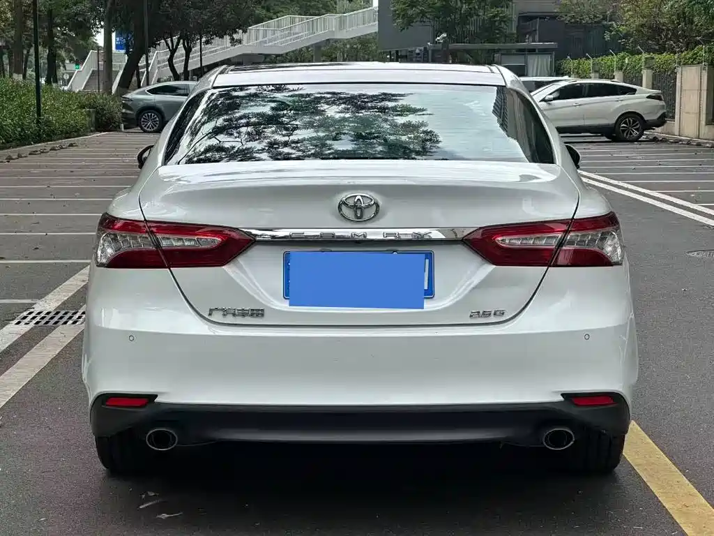 Toyota Camry 2020 — фото 2