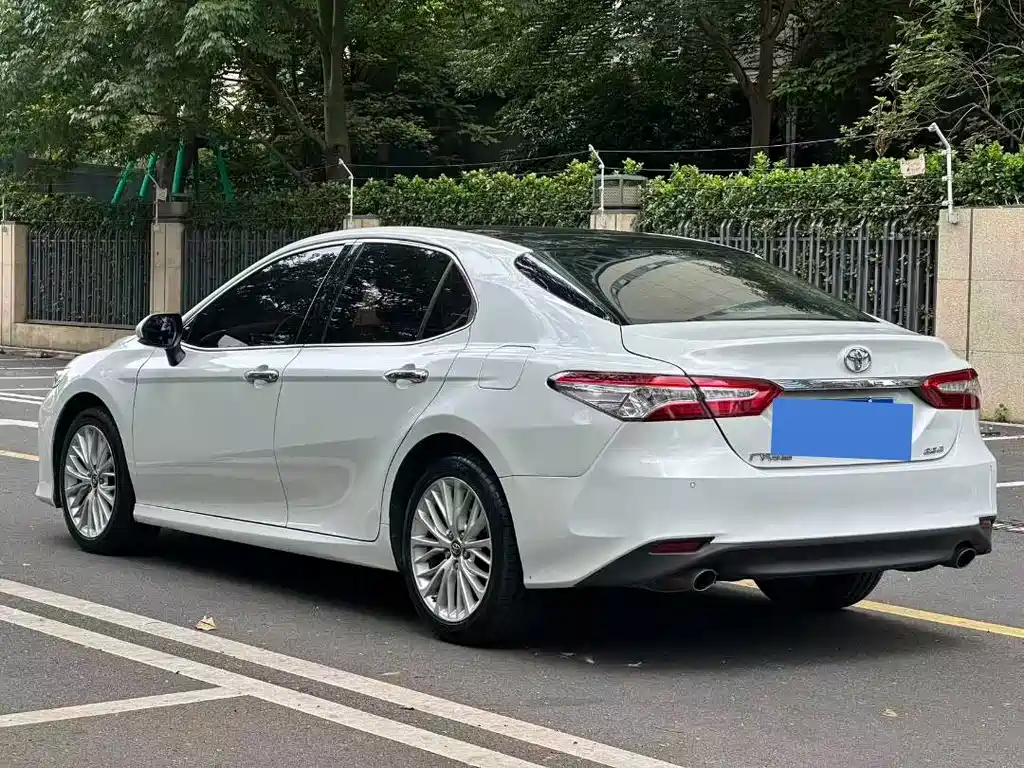 Toyota Camry 2020 — фото 3
