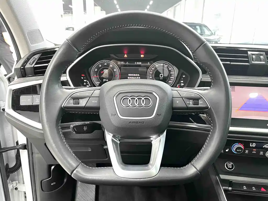 Audi Q3 2022 — фото 8