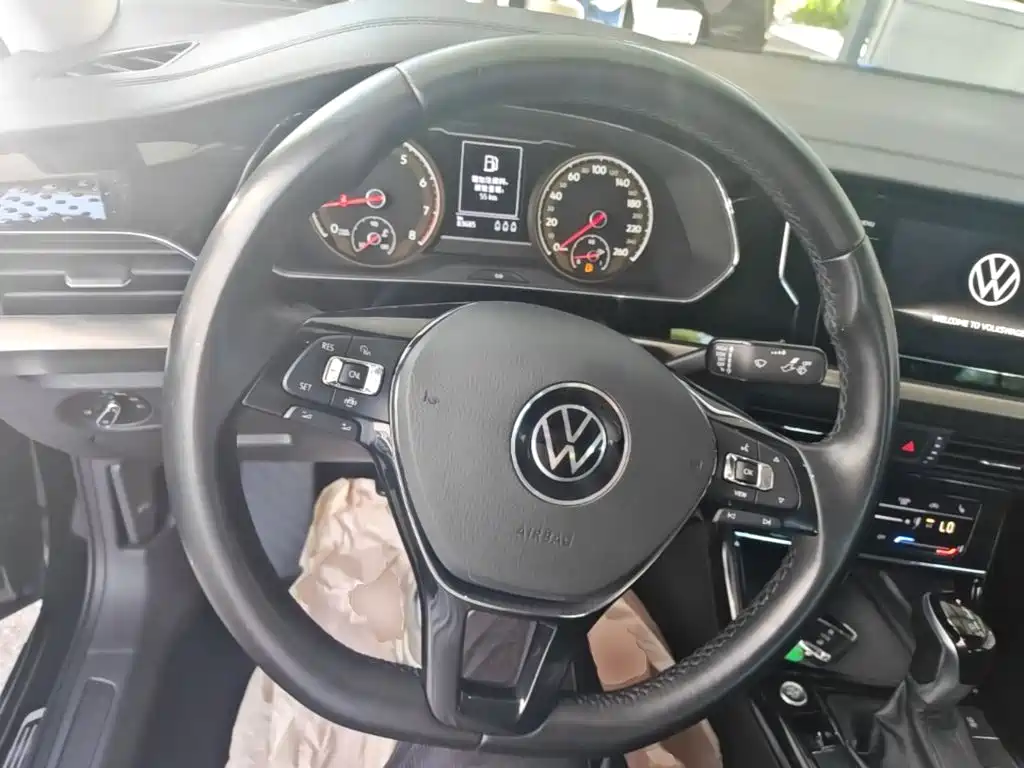 Volkswagen Passat 2021 — фото 11