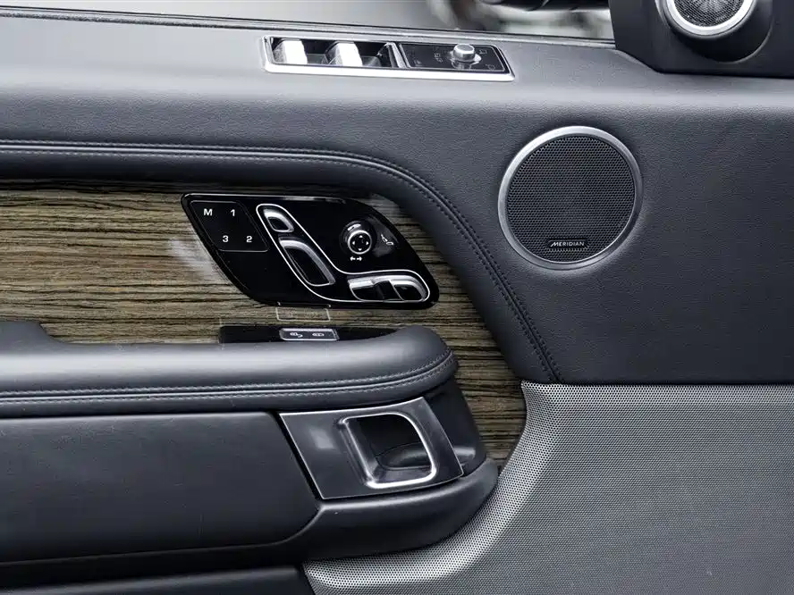 Land Rover Range Rover 2018 — фото 21