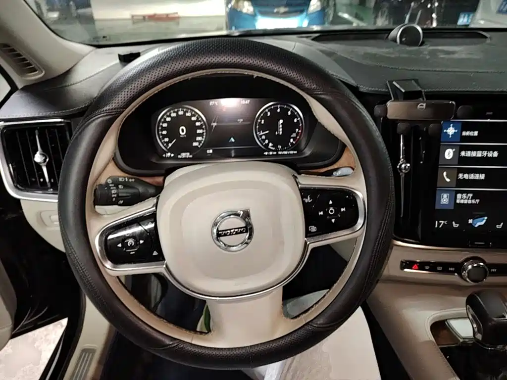 Volvo S90 2019 — фото 11