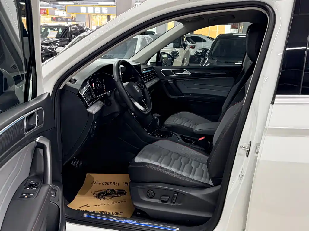 Volkswagen Tiguan L New Energy 2023 — фото 10