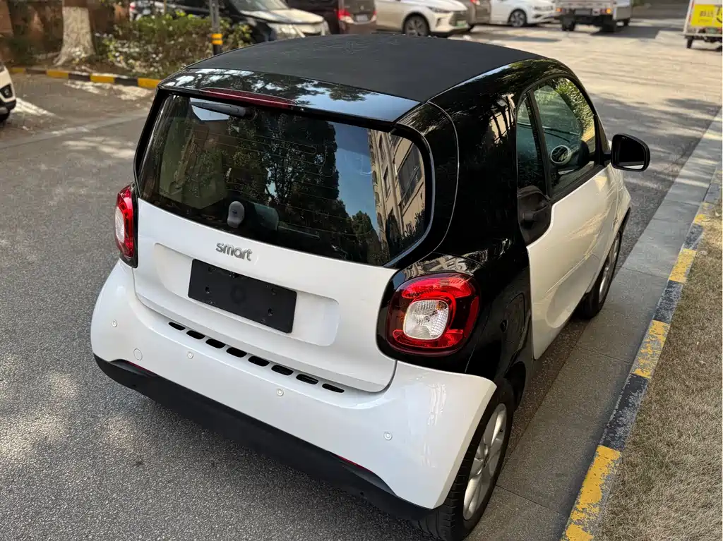 smart Fortwo 2019 — фото 9