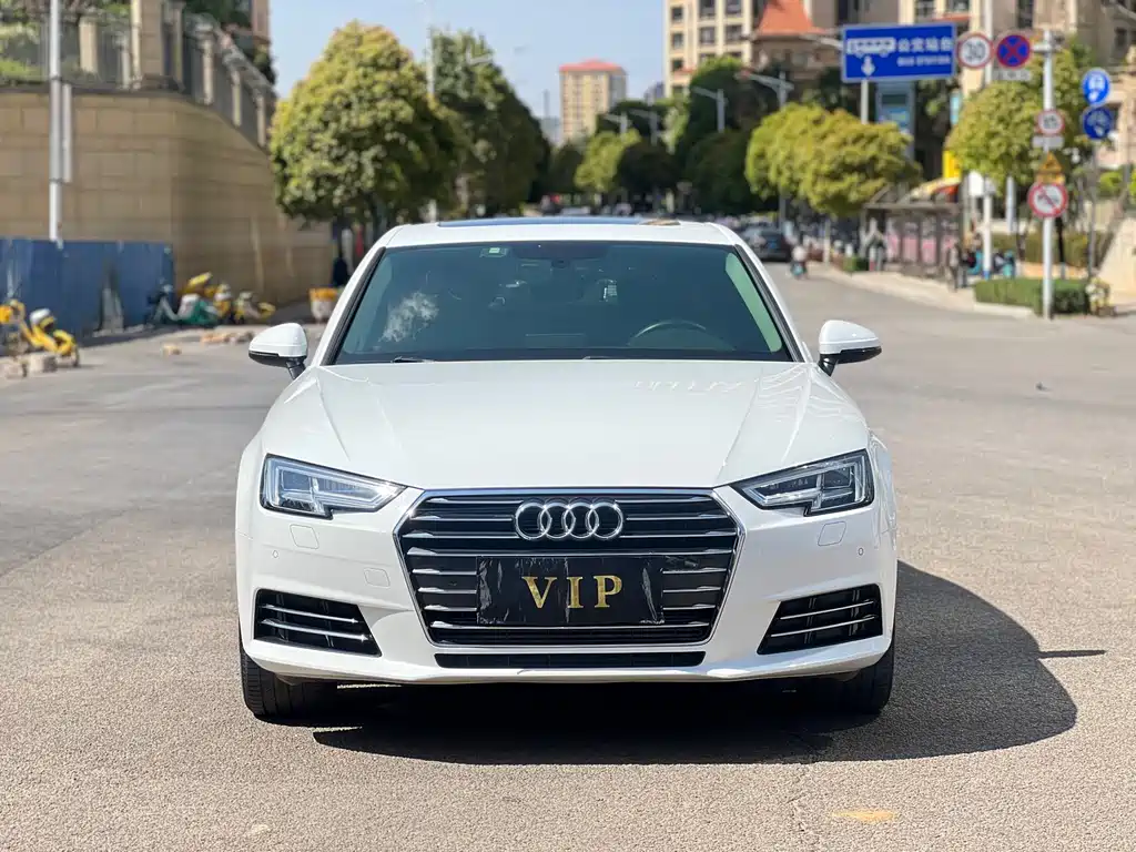 Audi A4L 2018 — фото 2