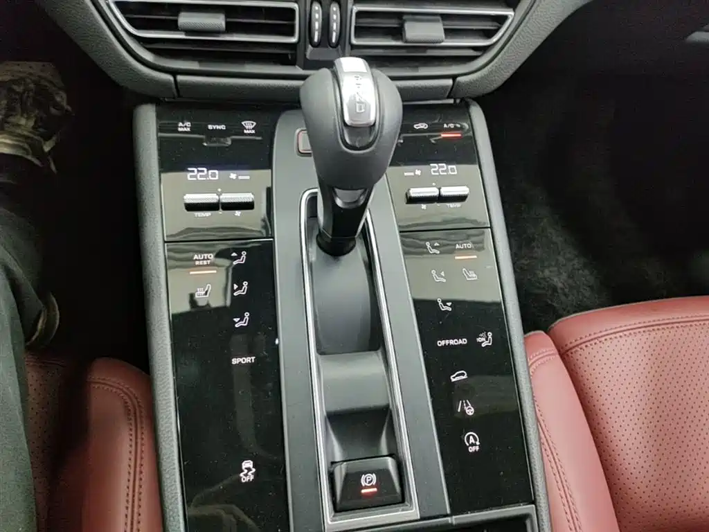 Porsche Macan 2022 — фото 14